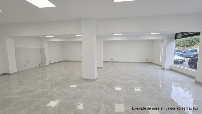 Plus de détails pour Local commercial à vendre