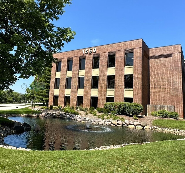 1550 Spring Rd, Oak Brook, IL à louer - Photo de l’immeuble – Image 1 sur 13