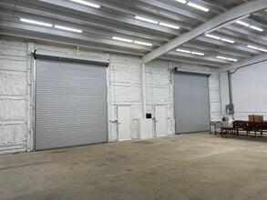 1015 W Kirkland Ave, Nashville, TN à louer Photo de l’immeuble– Image 1 sur 6
