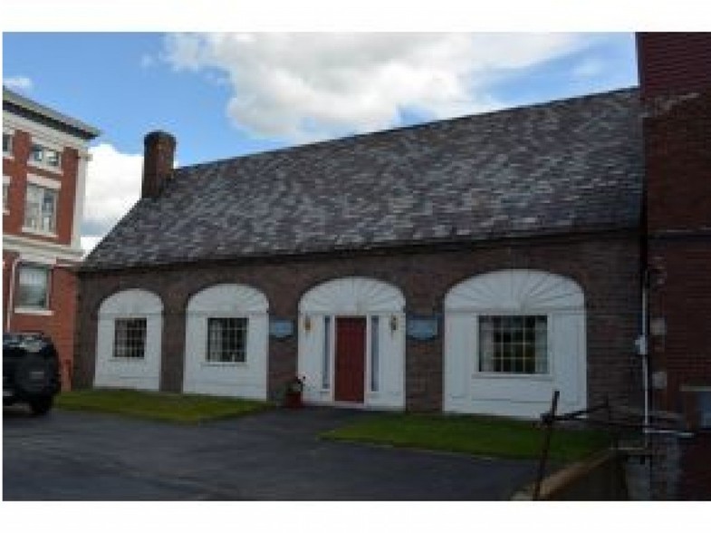 206 Main St, Berlin, NH à vendre - Photo principale – Image 1 sur 34