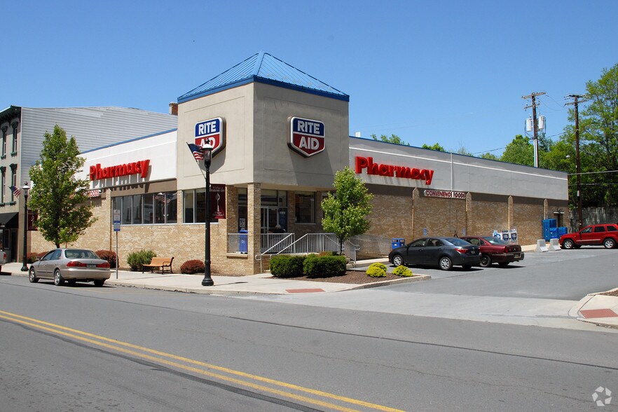 15 W Centre St, Mahanoy City, PA à vendre - Photo principale – Image 1 sur 4