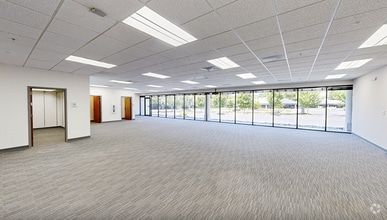 1000 Holcomb Woods Pky, Roswell, GA à louer Numérisation 3D Matterport– Image 1 sur 6