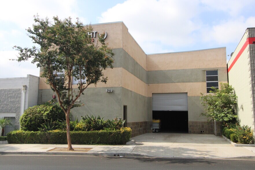 429 S Flower St, Burbank, CA à louer - Photo de l’immeuble – Image 3 sur 10