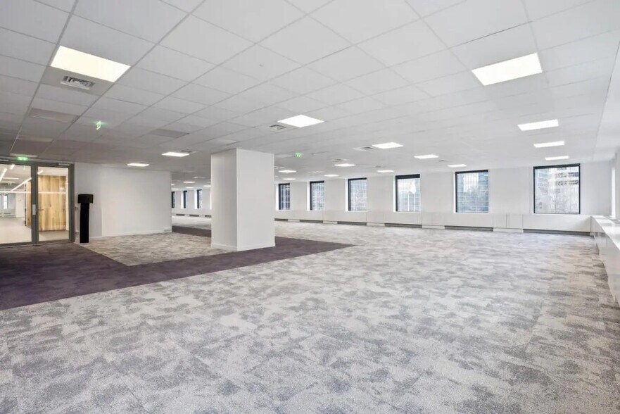 Bureau dans Courbevoie à louer - Photo de l’immeuble – Image 2 sur 12