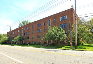 Plus de détails pour 2360 Noble Rd, Cleveland Heights, OH - Logement à vendre