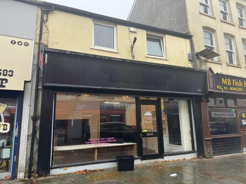 25 Commercial St, Tredegar à vendre - Photo de l’immeuble – Image 2 sur 18