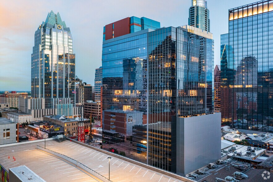 201 W 5th St, Austin, TX à louer - Photo de l’immeuble – Image 2 sur 9