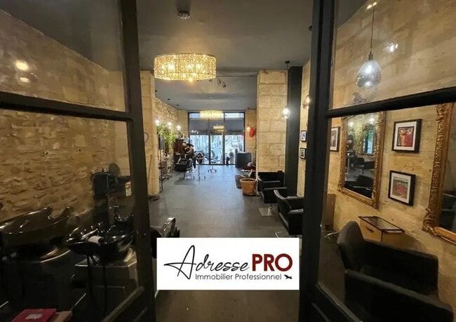 Plus de détails pour Local commercial à louer