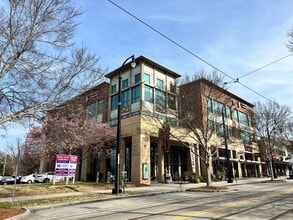 1523 Elizabeth Ave, Charlotte, NC à louer Photo intérieure– Image 1 sur 7