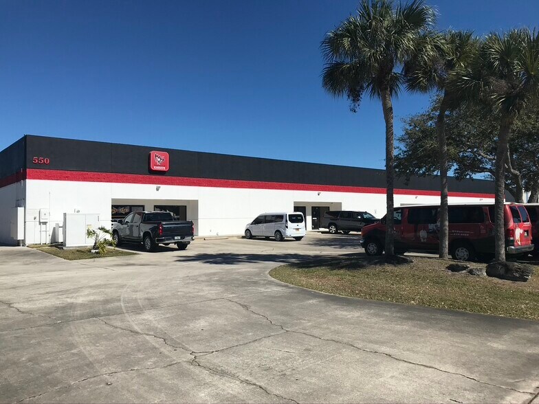 550 Gus Hipp Blvd, Rockledge, FL à louer - Photo de l’immeuble – Image 1 sur 7