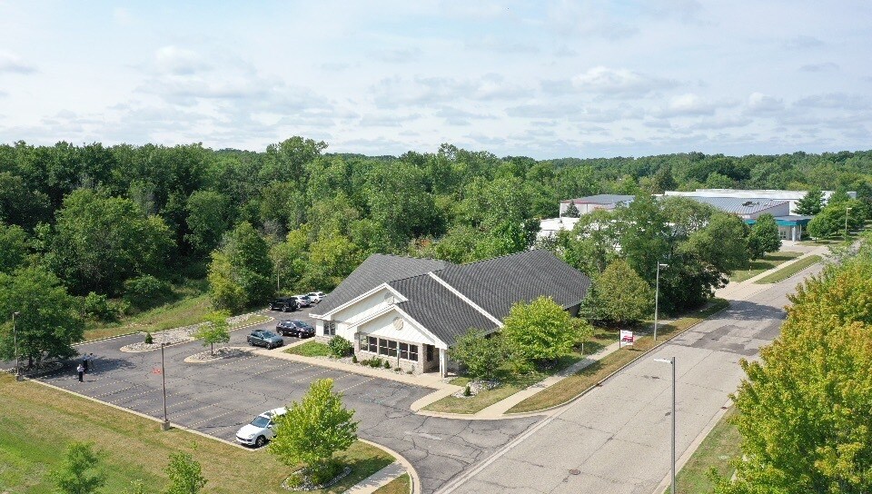 4169 Legacy Pky, Lansing, MI à louer Photo de l’immeuble– Image 1 sur 3