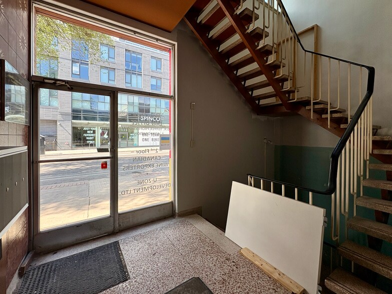 461 Princess St, Kingston, ON à louer - Photo de l’immeuble – Image 2 sur 8