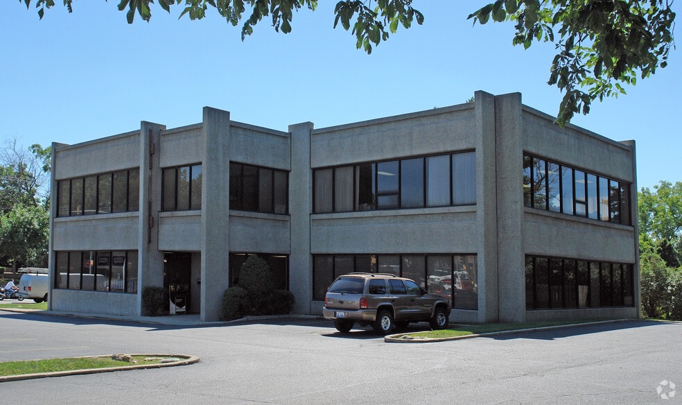 10 W Main St, Cary, IL à vendre - Photo principale – Image 1 sur 7
