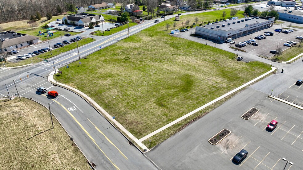 190 Old Swede Rd, Douglassville, PA à louer - Photo de l’immeuble – Image 3 sur 4