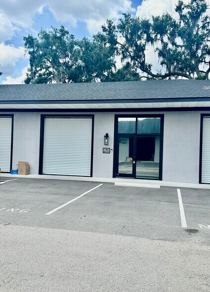 741 Tillman Pl, Plant City, FL à louer - Photo de l’immeuble – Image 3 sur 16