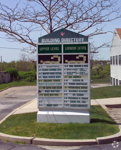 850 Aquidneck Ave, Middletown, RI à louer - Photo de l’immeuble – Image 2 sur 9