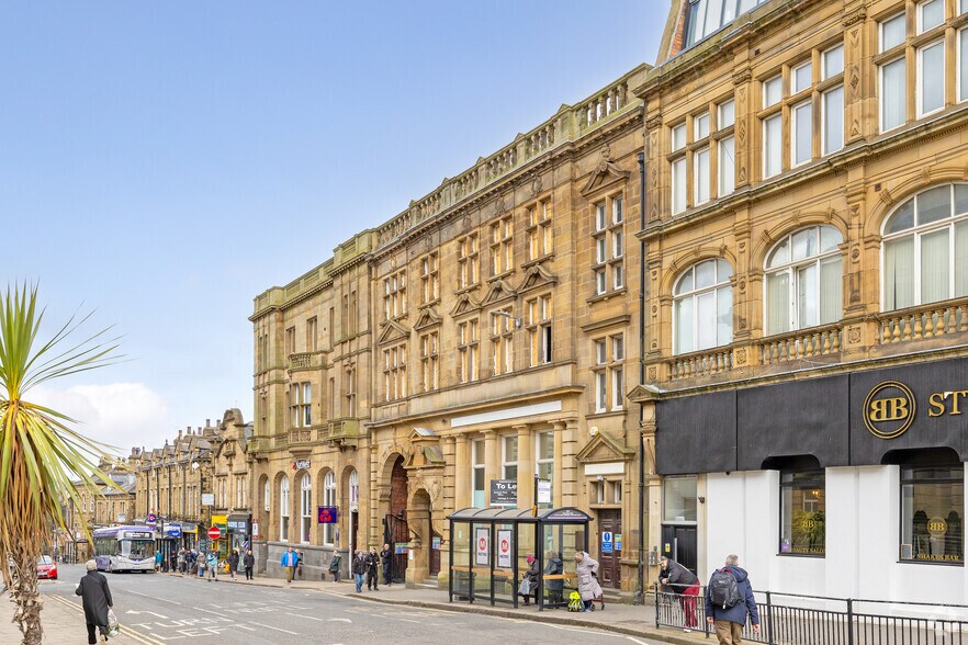 Queen St, Leeds à vendre - Photo de l’immeuble – Image 2 sur 2
