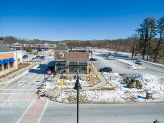 Plus de détails pour 18 Winslow Gate Rd, Poughkeepsie, NY - Local commercial à vendre