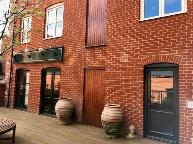 41 High St, Christchurch à vendre - Photo de l’immeuble – Image 2 sur 2