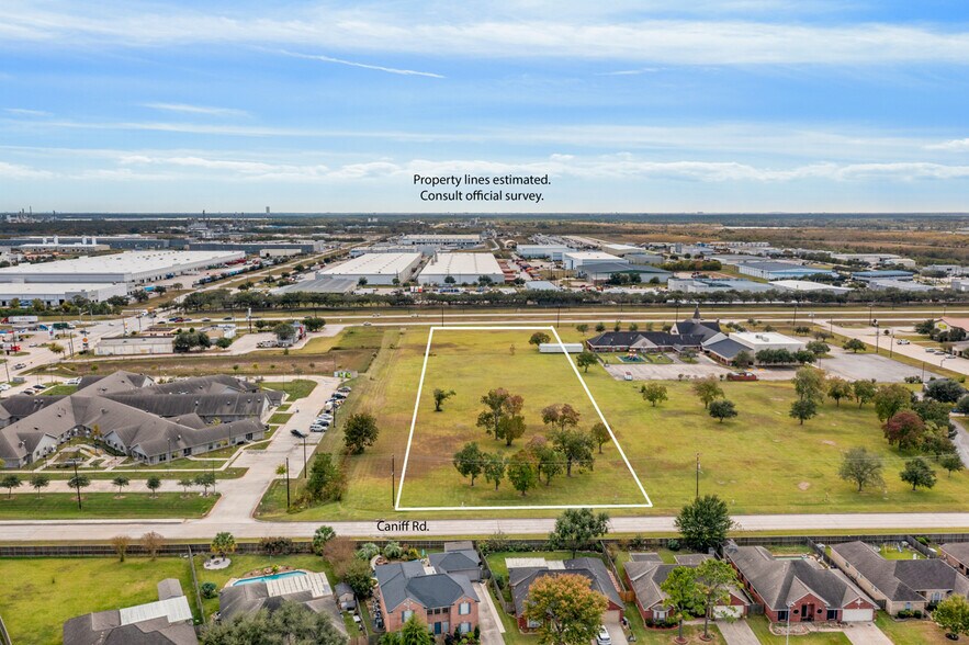 9601 Fairmont Parkway, La Porte, TX à vendre - Photo de l’immeuble – Image 2 sur 14