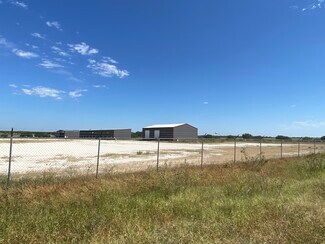 Plus de détails pour 3248 N. Hwy Frontage Rd., Three Rivers, TX - Industriel/Logistique à louer