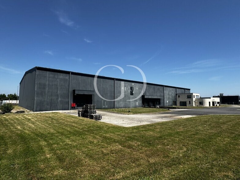 772 Rue De L'Industrie, Saint-André-de-Corcy à vendre - Photo de l’immeuble – Image 2 sur 10
