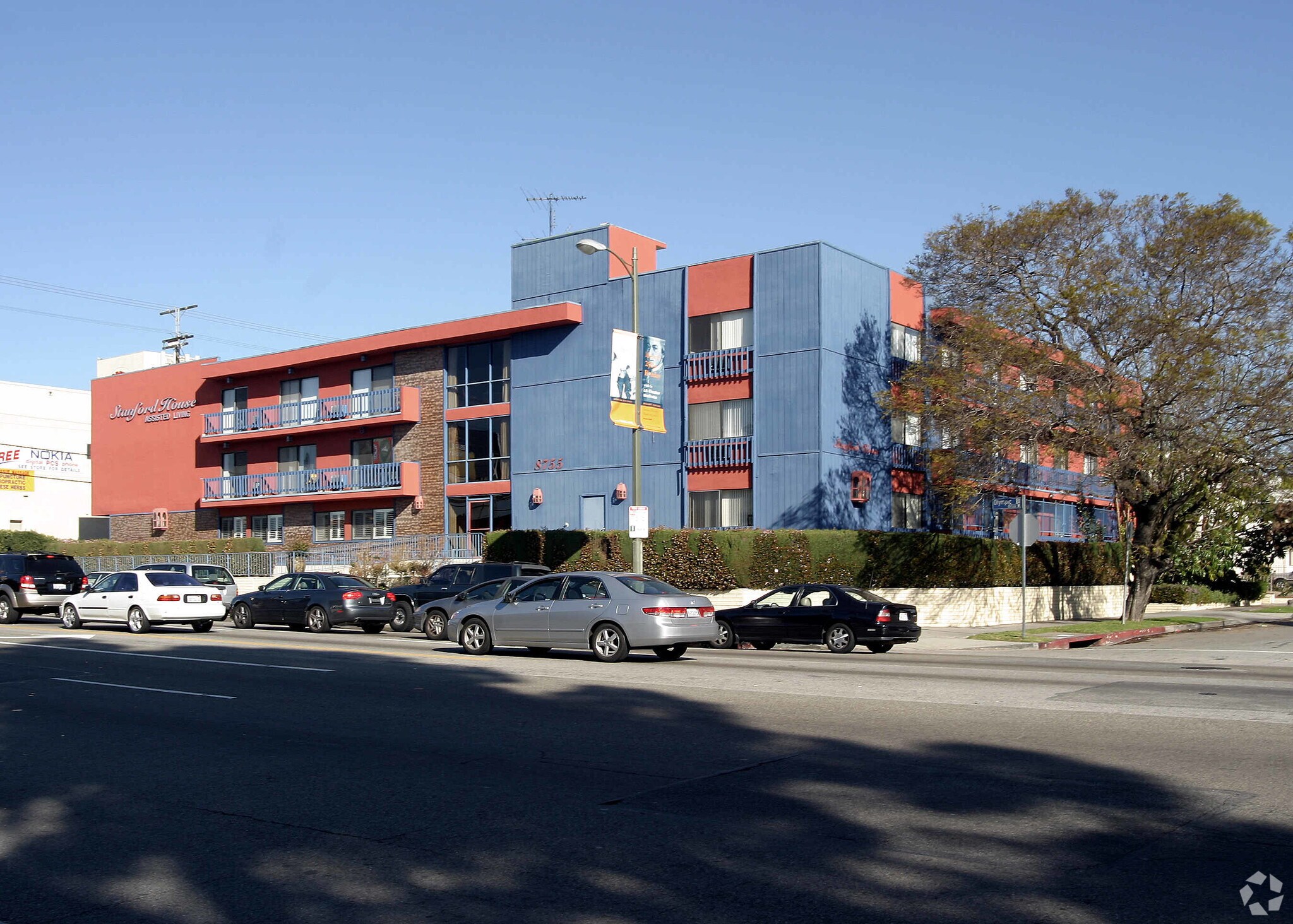 8755 W Olympic Blvd, Los Angeles, CA à louer Photo principale– Image 1 sur 3