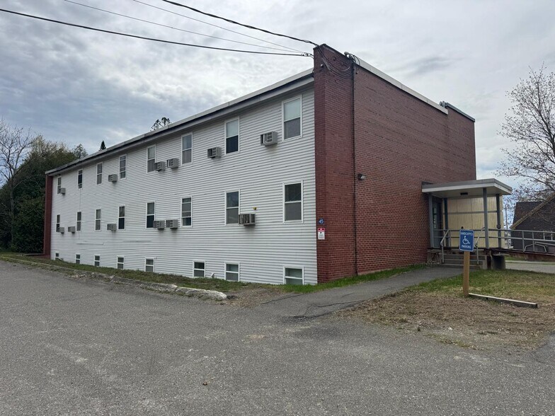 45 School St, Houlton, ME à louer - Photo de l’immeuble – Image 2 sur 16