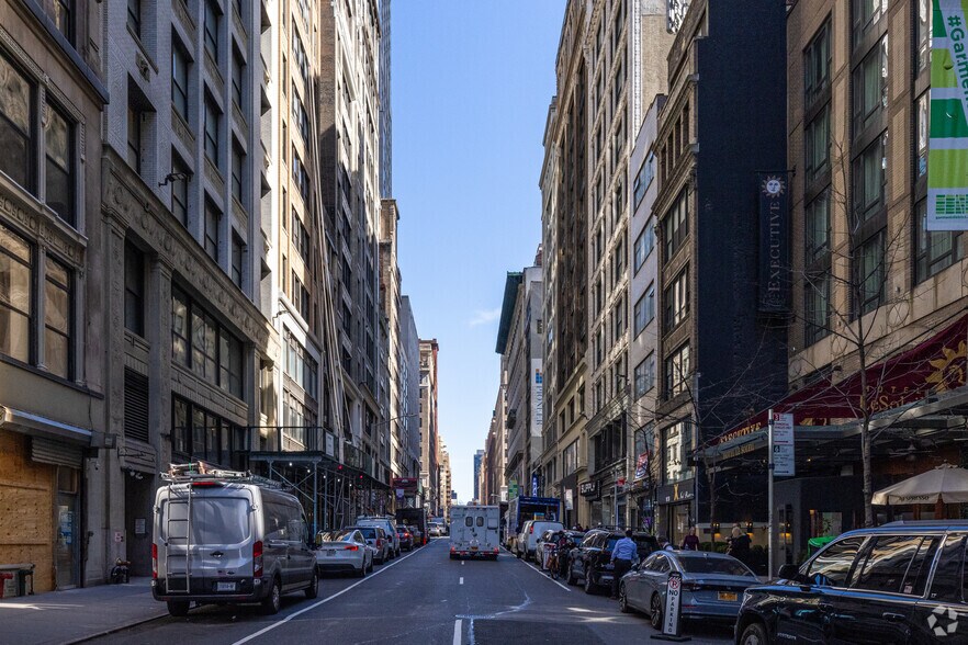 34 W 36th St, New York, NY à louer - Photo de l’immeuble – Image 3 sur 4