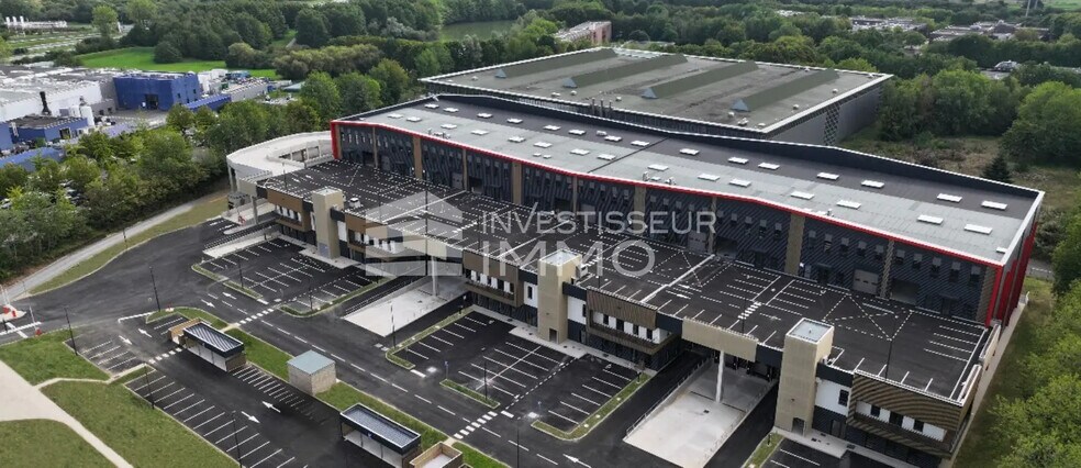 Local d’activités dans Élancourt à louer - Photo de l’immeuble – Image 1 sur 5