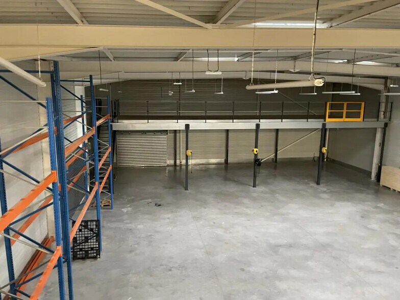 Local d'activités dans Les Sorinières à vendre - Photo de l’immeuble – Image 3 sur 13