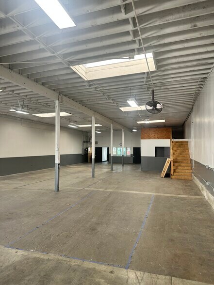 2755 Gaviota Ave, Signal Hill, CA à louer - Photo de l’immeuble – Image 3 sur 16