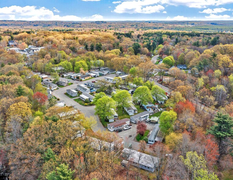 1237 Central St, Leominster, MA à vendre - Photo de l’immeuble – Image 2 sur 11