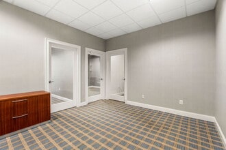 150A Andover St, Danvers, MA à louer Photo intérieure– Image 2 sur 5