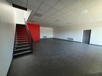 Plus de détails pour 10 Boulevard De La Communauté, Buchelay - Local d’activités à vendre