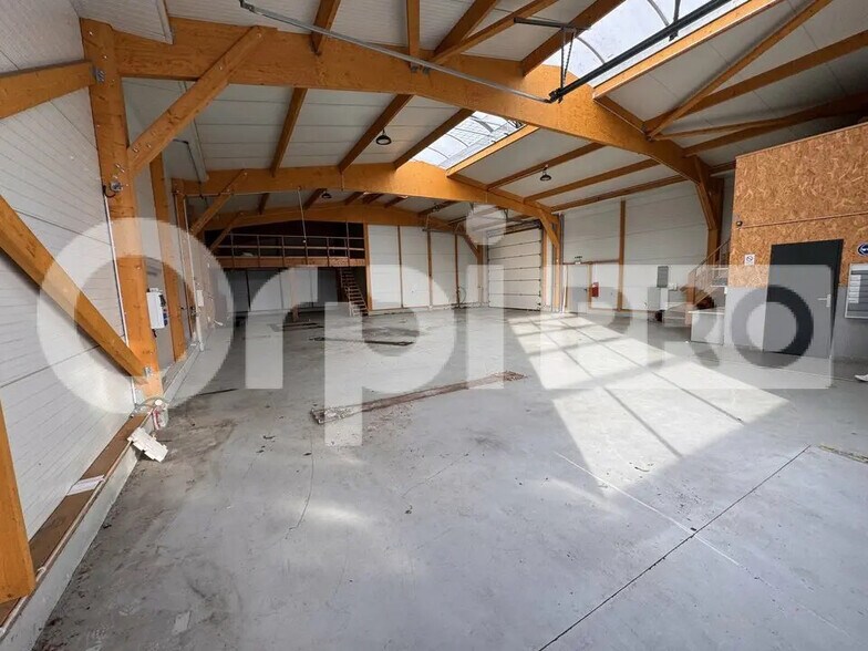 Local d’activités dans Guérande à louer - Photo de l’immeuble – Image 2 sur 2
