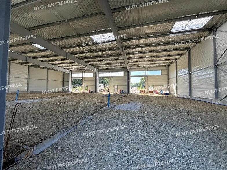 Local d'activités dans Thouaré-sur-Loire à vendre - Photo de l’immeuble – Image 2 sur 8