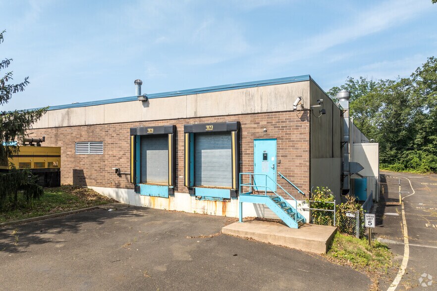3190 Tremont Ave, Feasterville Trevose, PA à louer - Photo de l’immeuble – Image 3 sur 20