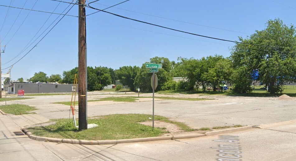 2201 NW Sheridan Rd, Lawton, OK à vendre - Photo de l’immeuble – Image 2 sur 3