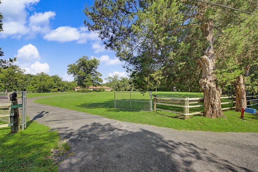 7621 Chellie Rd, Pensacola, FL à vendre - Photo de l’immeuble – Image 2 sur 11