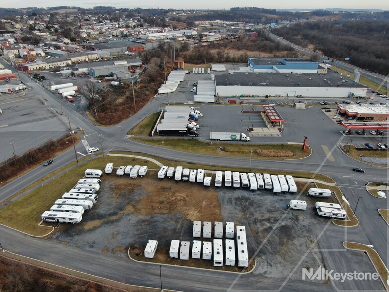 103 Grand St, Hamburg, PA à louer - Photo de l’immeuble – Image 3 sur 14