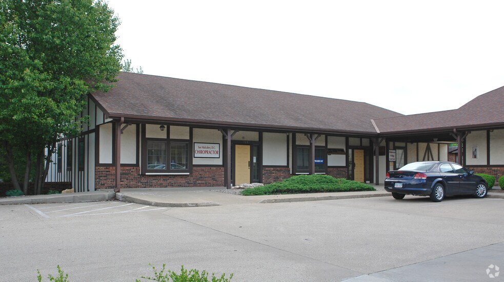 2721 W 6th St, Lawrence, KS à vendre - Photo de l’immeuble – Image 2 sur 28