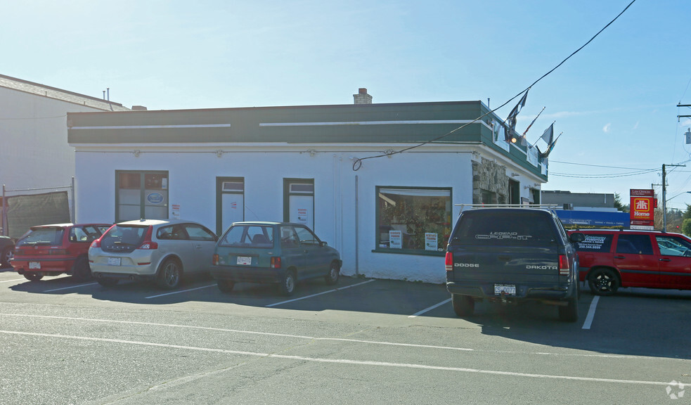 7865 East Saanich Rd, Central Saanich, BC à vendre - Photo de l’immeuble – Image 2 sur 4