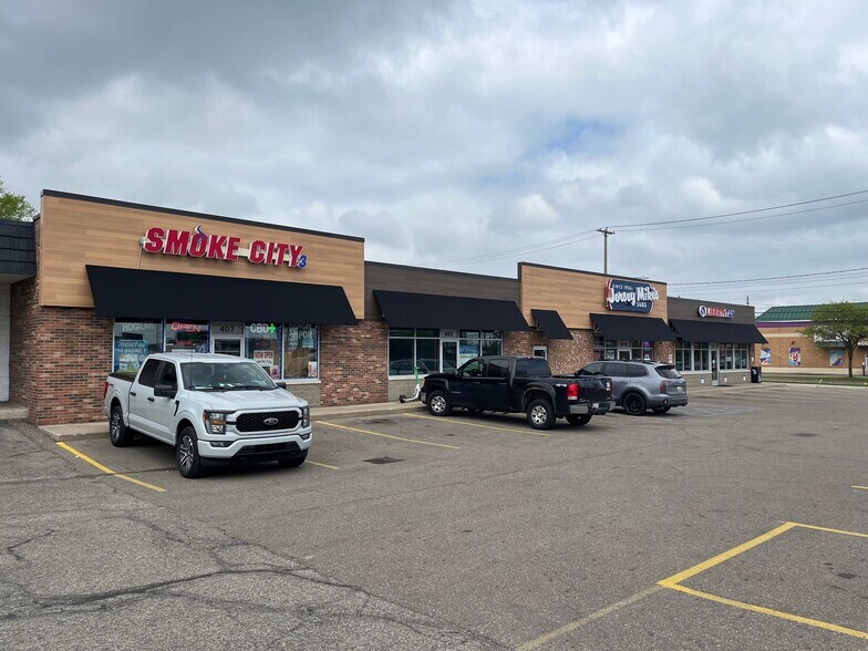 401-407 N Clippert St, Lansing, MI à louer - Photo de l’immeuble – Image 1 sur 11