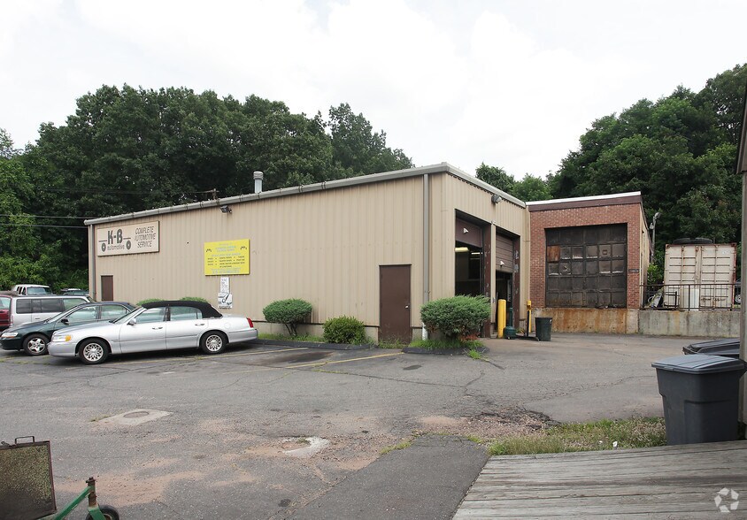 311 Broad St, Manchester, CT à vendre - Photo de l’immeuble – Image 2 sur 5