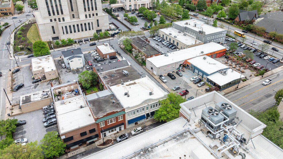 217-219 E Washington St, Greenville, SC à louer - Photo de l’immeuble – Image 3 sur 17
