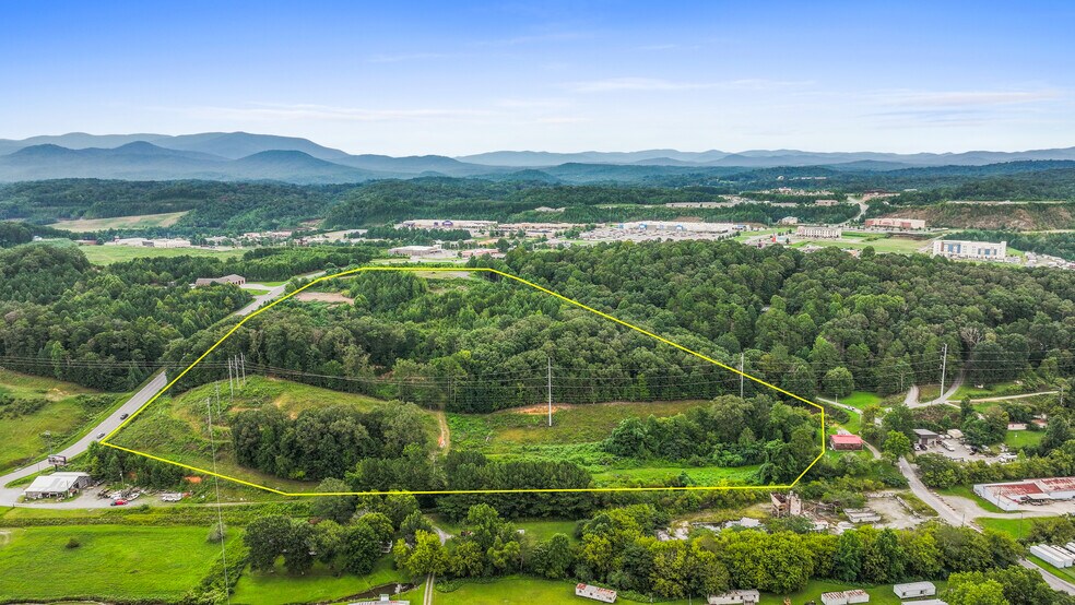 00 Howard Simmons Road, Ellijay, GA à vendre - Photo de l’immeuble – Image 2 sur 9