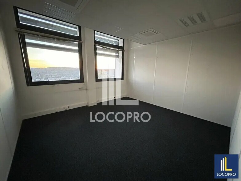 Bureau dans Cagnes-sur-Mer à louer - Photo de l’immeuble – Image 3 sur 6