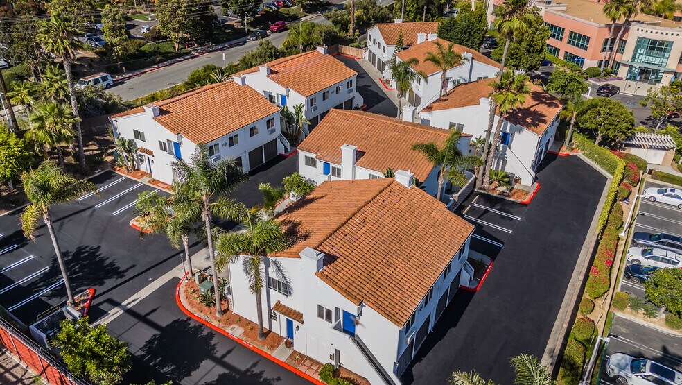185 Saxony Rd, Encinitas, CA à vendre - Photo principale – Image 1 sur 15