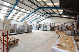 Turnpike Close, Rochdale à louer Photo intérieure– Image 2 sur 24